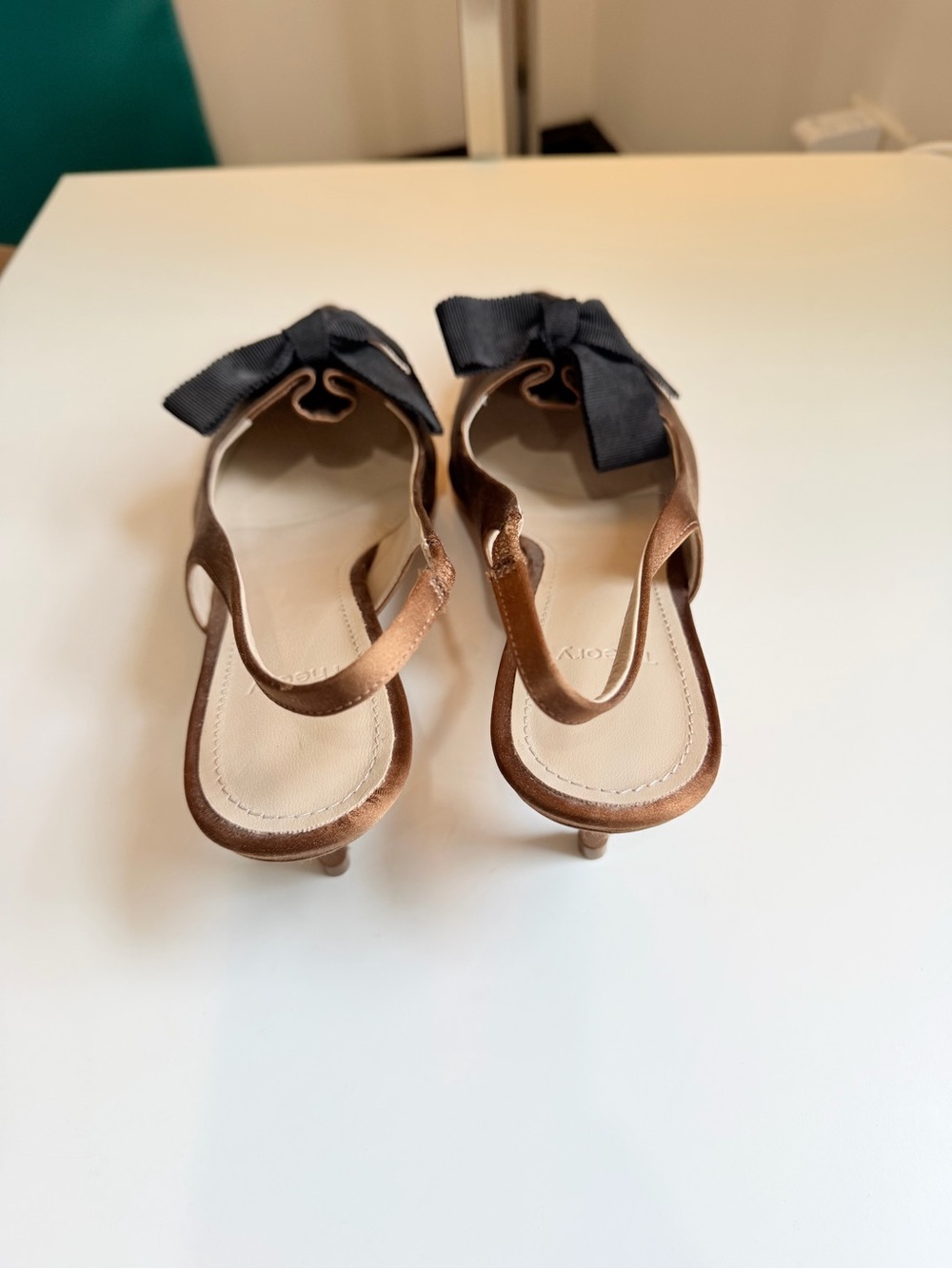 Theory Bronze Satin Slingback Heels Pointed Toe Black Bow Size 38.5 8.5 Italy - Picture 8 of 14